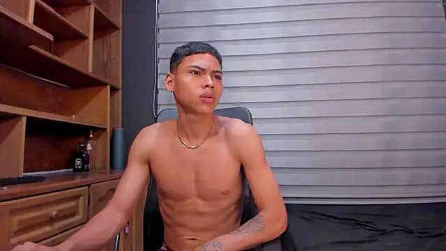 Snapshot of adam_piarse01 chatting on 03.15.25 adam piarse01 online show from 03.15.25