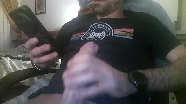 Snapshot of Patrickhound chatting on 11.21.25 Patrickhound online show from 11.21.25