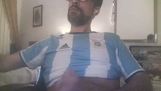 Snapshot of Patrickhound chatting on 07.16.26 Patrickhound online show from 07.16.26