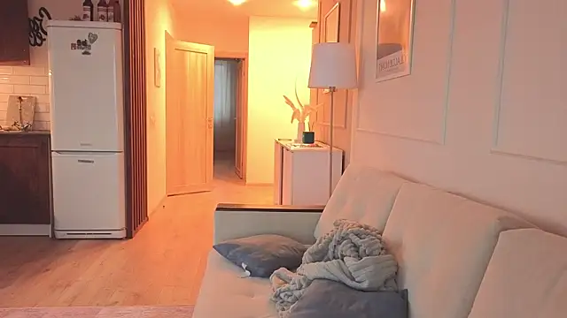 KristineEsme online show from 11.25.25