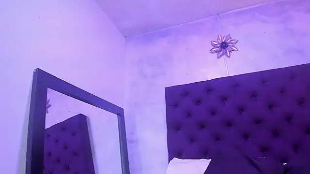 Snapshot of nayara_macherano chatting on 02.23.25 nayara macherano online show from 02.23.25