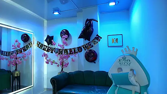 Snapshot of Arianna_sweeet chatting on 10.25.25 Arianna sweeet online show from 10.25.25