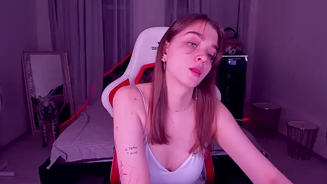 Snapshot of VITA_TESS chatting on 03.10.25 VITA TESS online show from 03.10.25