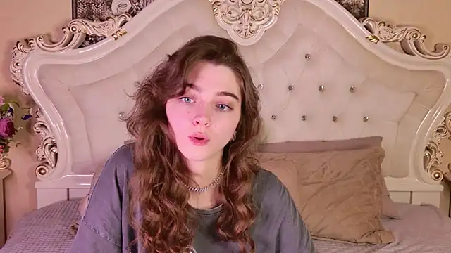 Snapshot of VITA_TESS chatting on 10.05.25 VITA TESS online show from 10.05.25