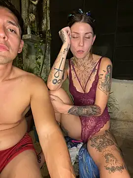 Snapshot of Izy_cute_ chatting on 02.20.25 Izy cute online show from 02.20.25