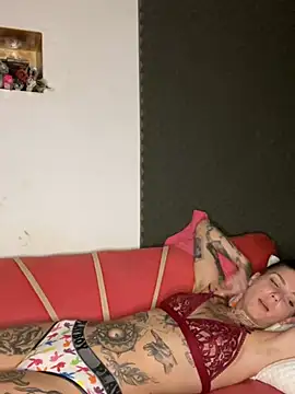 Snapshot of Izy_cute_ chatting on 03.21.25 Izy cute online show from 03.21.25