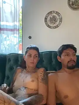 Snapshot of Izy_cute_ chatting on 10.10.25 Izy cute online show from 10.10.25