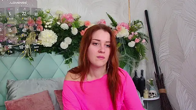 Snapshot of EllieGarson chatting on 10.27.25 EllieGarson online show from 10.27.25