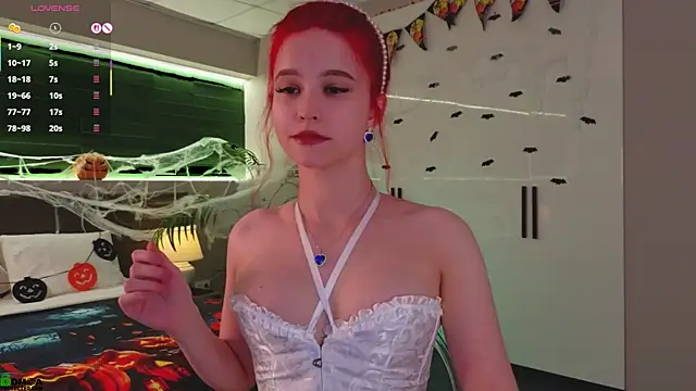 Snapshot of Rina_Red chatting on 10.30.25 Rina Red online show from 10.30.25