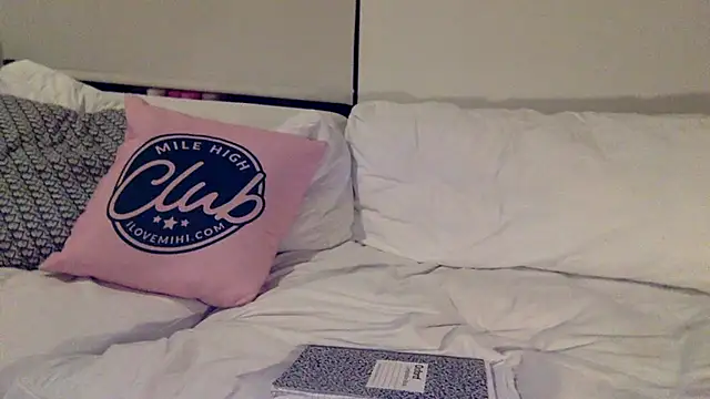 Snapshot of mileshighclub420 chatting on 11.10.25 mileshighclub420 online show from 11.10.25