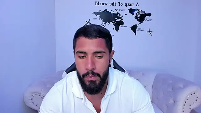 Santiago huntt online show from 10.04.25