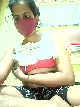 Snapshot of Pooja_cut chatting on 10.02.25 Pooja cut online show from 10.02.25