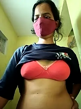 Snapshot of Pooja_cut chatting on 10.24.25 Pooja cut online show from 10.24.25