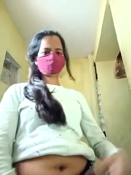 Snapshot of Pooja_cut chatting on 11.04.25 Pooja cut online show from 11.04.25