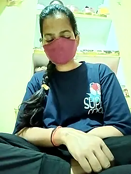 Snapshot of Pooja_cut chatting on 11.04.25 Pooja cut online show from 11.04.25