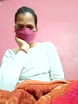 Snapshot of Pooja_cut chatting on 11.08.25 Pooja cut online show from 11.08.25