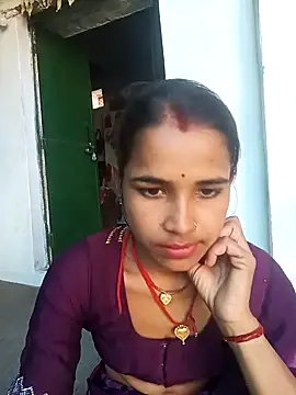 Amaya Bajwa online show from 01.26.25
