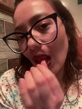 MadameNat online show from 03.14.25
