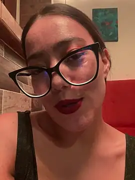 MadameNat online show from 03.17.25