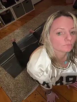 Snapshot of kittiekatieyogi chatting on 02.20.25 kittiekatieyogi online show from 02.20.25