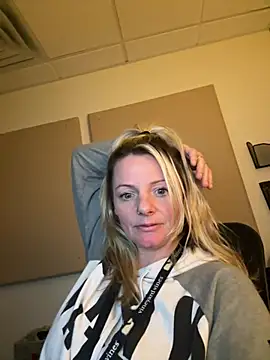 Snapshot of kittiekatieyogi chatting on 02.27.25 kittiekatieyogi online show from 02.27.25