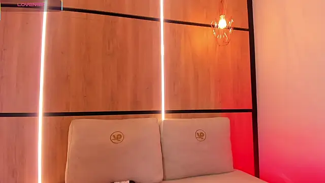 ashlyn parker online show from 10.15.25