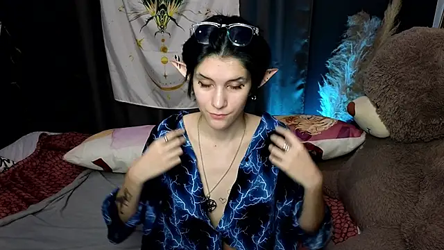 Snapshot of Hyeon_Jin chatting on 01.14.25 Hyeon Jin online show from 01.14.25