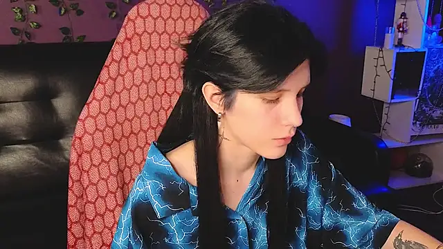 Snapshot of Hyeon_Jin chatting on 02.13.25 Hyeon Jin online show from 02.13.25