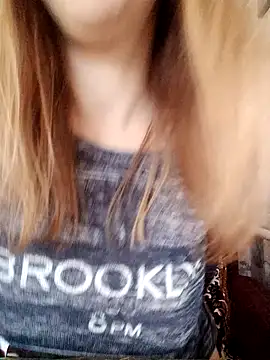 Snapshot of Calibers2932 chatting on 09.21.25 Calibers2932 online show from 09.21.25