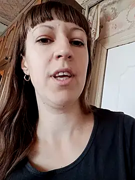 Snapshot of Calibers2932 chatting on 11.02.25 Calibers2932 online show from 11.02.25