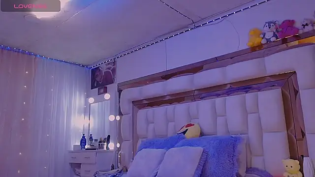 Aliana Ross online show from 10.16.25