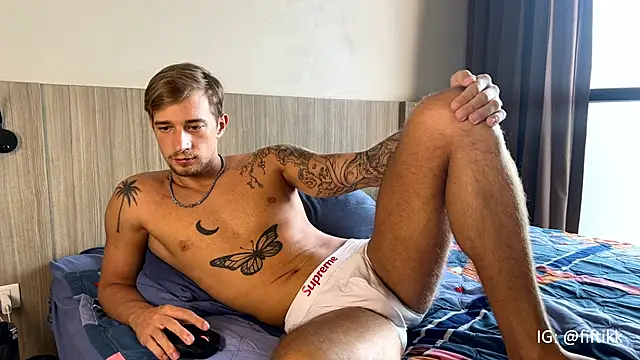 Snapshot of YourMarsLove chatting on 02.04.25 YourMarsLove online show from 02.04.25