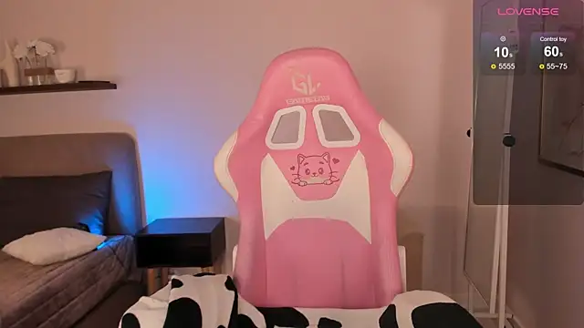 blue nymph1 online show from 10.07.25