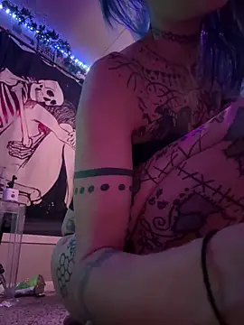 trashbrat online show from 10.18.25