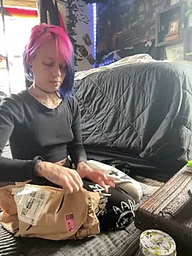 trashbrat online show from 04.02.26