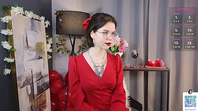 Snapshot of OdiliaHartnell chatting on 02.14.25 OdiliaHartnell online show from 02.14.25