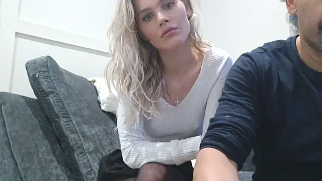 English Teen Evelyn online show from 02.16.25