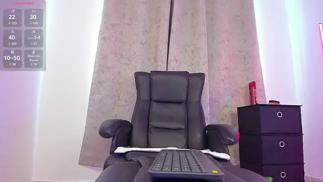 Snapshot of Maximoscott chatting on 02.01.25 Maximoscott online show from 02.01.25