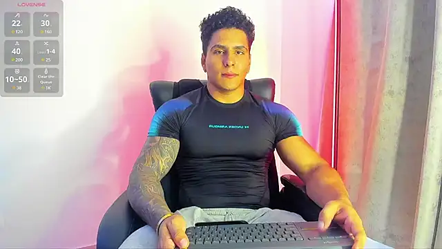 Snapshot of Maximoscott chatting on 02.27.25 Maximoscott online show from 02.27.25