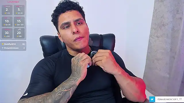 Snapshot of Maximoscott chatting on 03.01.25 Maximoscott online show from 03.01.25