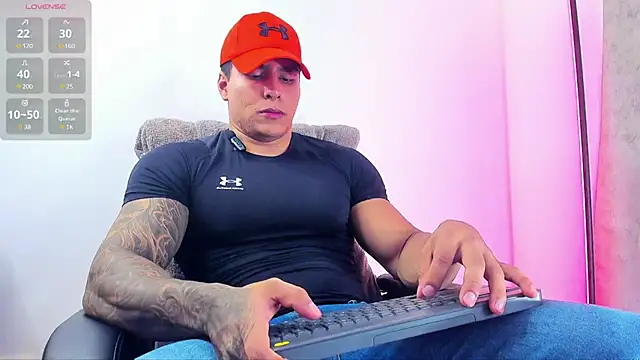 Snapshot of Maximoscott chatting on 03.06.25 Maximoscott online show from 03.06.25