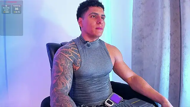 Snapshot of Maximoscott chatting on 03.20.25 Maximoscott online show from 03.20.25