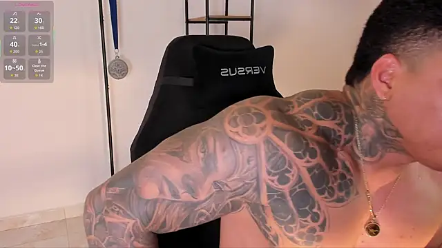 Snapshot of Maximoscott chatting on 09.14.25 Maximoscott online show from 09.14.25