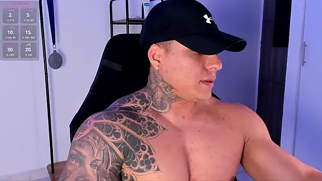 Snapshot of Maximoscott chatting on 10.15.25 Maximoscott online show from 10.15.25