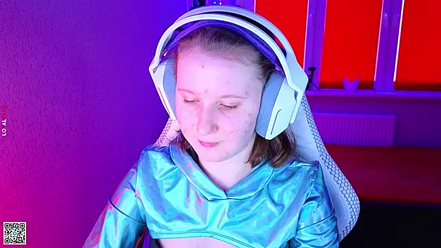 mon lola online show from 11.26.25