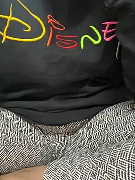 Snapshot of Red-Magic-25 chatting on 11.16.25 Red-Magic-25 online show from 11.16.25