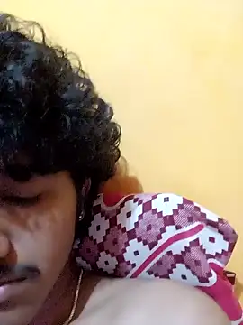 Snapshot of CosmicEmuu chatting on 01.14.25 CosmicEmuu online show from 01.14.25