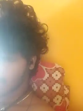 Snapshot of CosmicEmuu chatting on 03.09.26 CosmicEmuu online show from 03.09.26