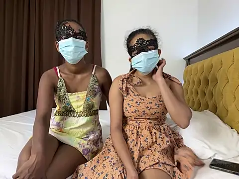 Snapshot of Tatoo_girl chatting on 03.09.25 Tatoo girl online show from 03.09.25