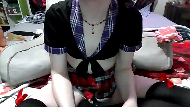 AverageRose online show from 02.12.25